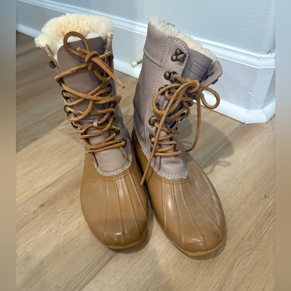 Women’s Sperry WaterResistant Duck Boot | size 8